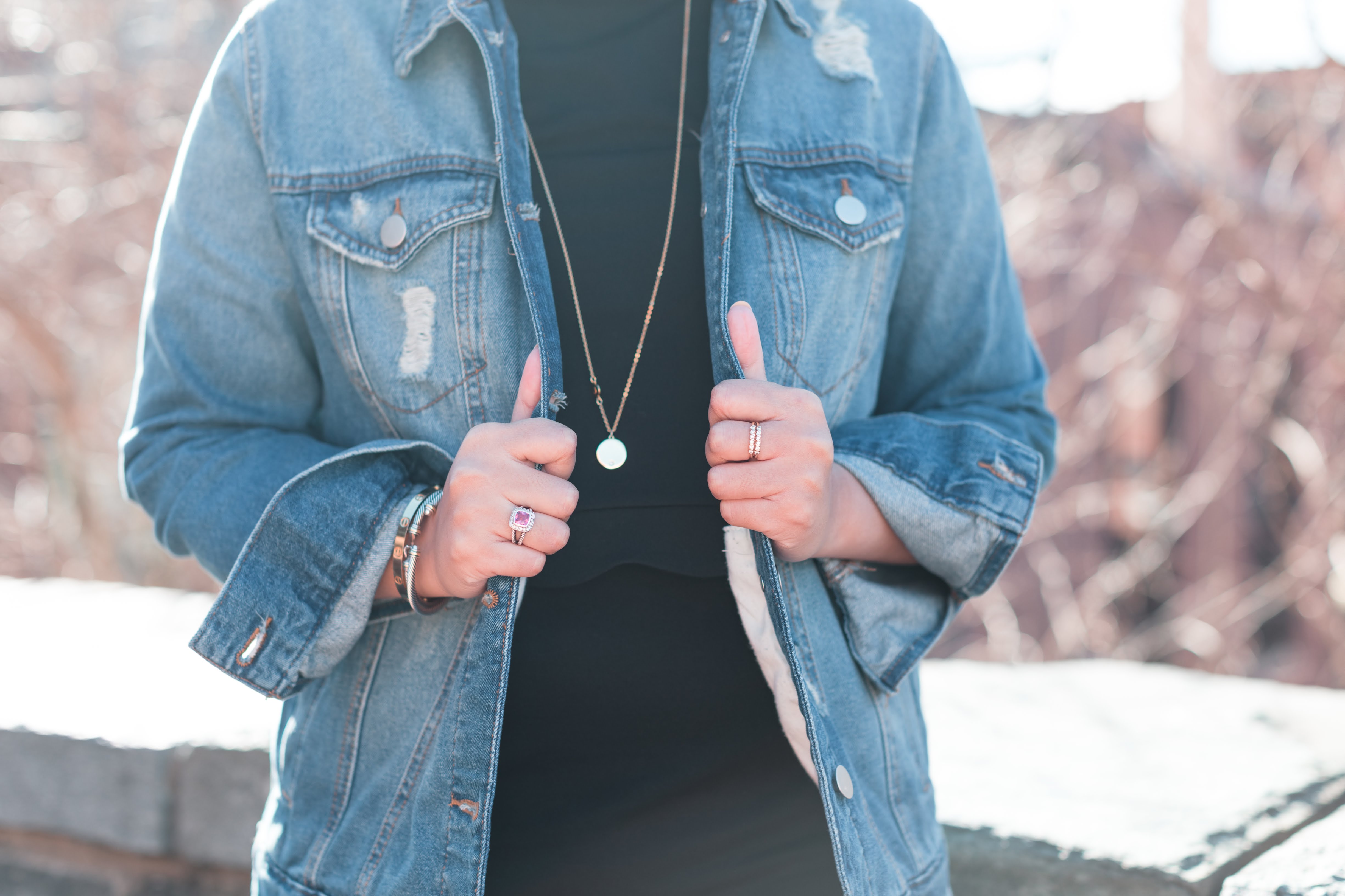 Denim Jackets & Sneakers - Stylista Esquire - @stylistaesquire